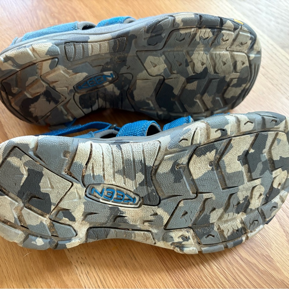 KEEN Kids Blue and Gray Sandals - barely worn! - Picture 3 of 4